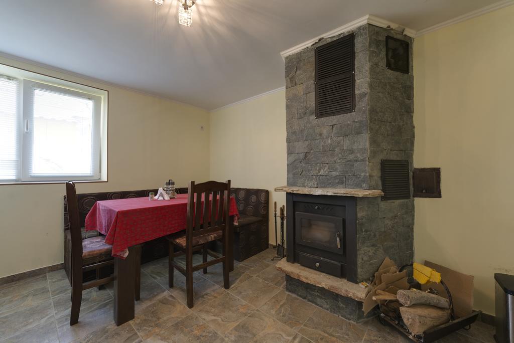 Marinovata Kashta Guest House Veliki Preslav Buitenkant foto